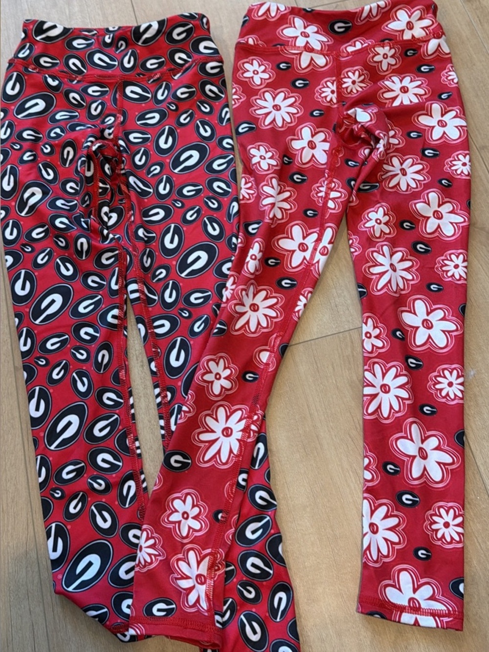 Two pairs of Georgia bulldogs girls size 6 zoozatz leggings